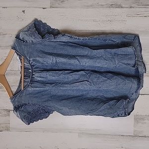 Lauren Conrad Denim Blue Chambray Pullover Blouse Top Eyelet Size Large NEW